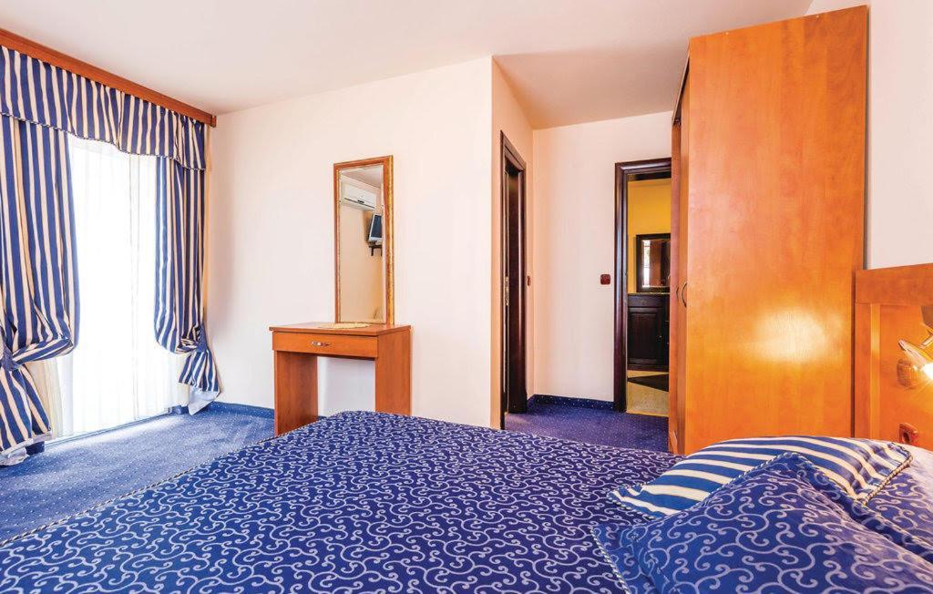 Bed & Breakfast Valentina Metajna Esterno foto
