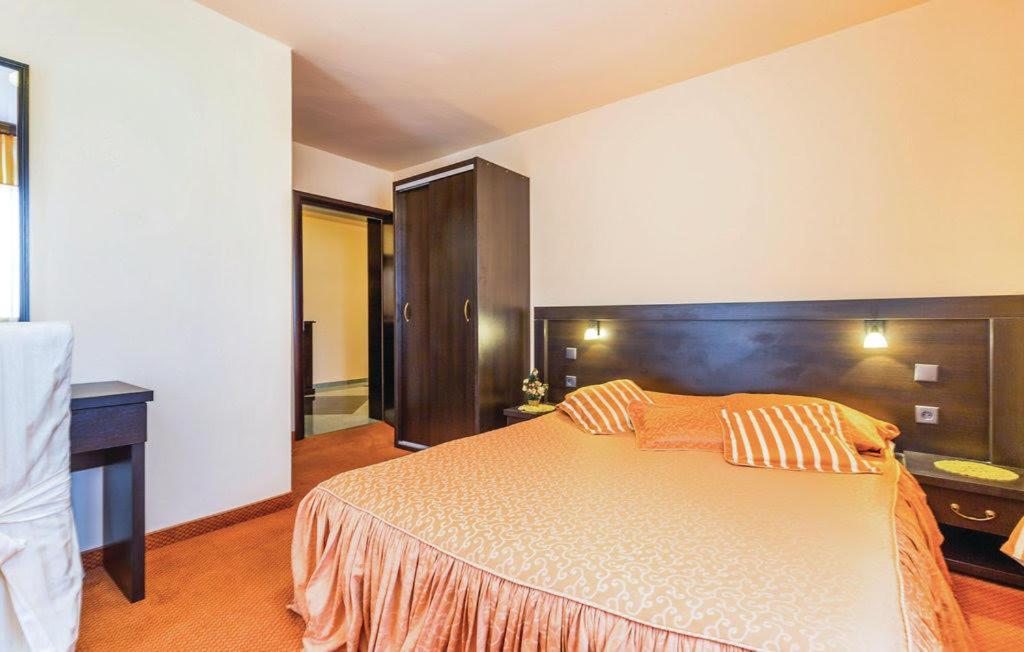 Bed & Breakfast Valentina Metajna Esterno foto